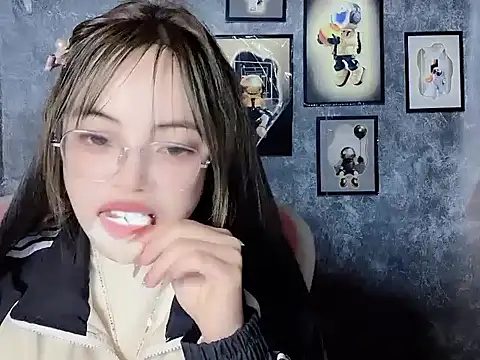 Suki 99 online show from March 9, 4:00 pm