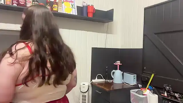 xopeachybaby online show from June 9, 7:31 am