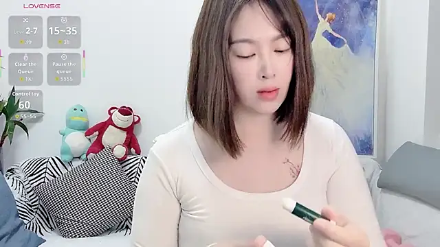 10ve1y online show from February 3, 10:26 pm