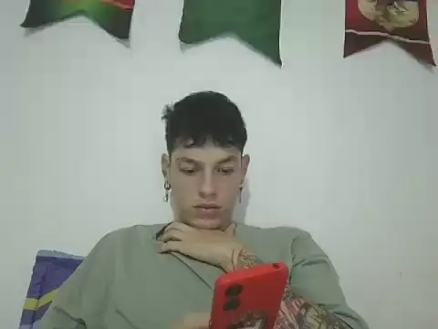 Snapshot of blackninja66 chatting on February 18, 12:01 pm blackninja66 online show from February 18, 12:01 pm