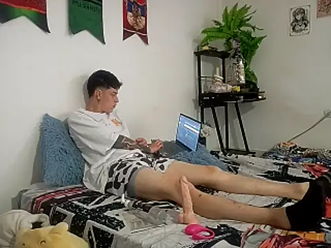 blackninja66 online show from April 15, 2:35 pm