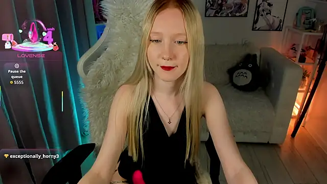 Sia Hart online show from March 28, 5:45 pm