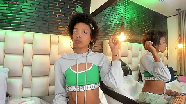 Afrodita Greenn online show from March 19, 7:23 am