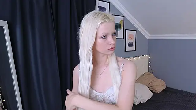 Naomi Demio online show from March 15, 12:11 pm