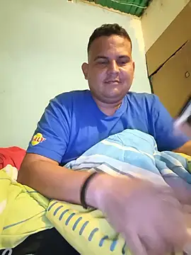 Snapshot of THONETE chatting on May 21, 1:34 am THONETE online show from May 21, 1:34 am