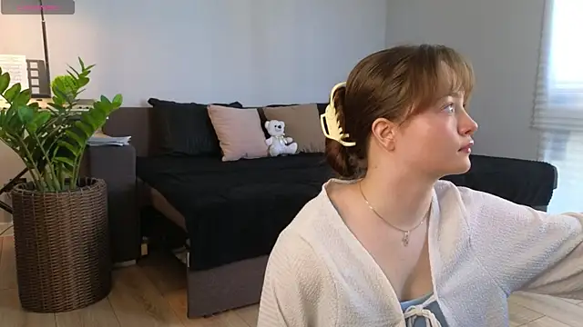 MillaKowal online show from April 5, 12:13 pm