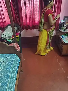 Snapshot of Little-Roshni chatting on June 16, 7:00 am Little-Roshni online show from June 16, 7:00 am