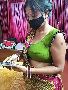 Snapshot of Little-Roshni chatting on June 27, 11:37 am Little-Roshni online show from June 27, 11:37 am
