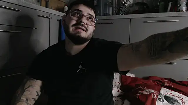 HiddendesireXO01 online show from February 24, 8:18 pm