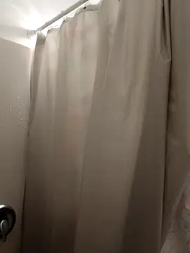 Snapshot of BusyB1983 chatting on February 21, 8:15 am BusyB1983 online show from February 21, 8:15 am