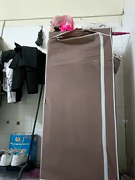 Pinks cool online show from March 12, 6:30 am