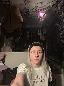 bambibabyy online show from February 11, 6:02 pm