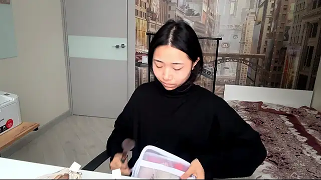 Snapshot of SweetMiaXO chatting on February 6, 10:13 pm SweetMiaXO online show from February 6, 10:13 pm