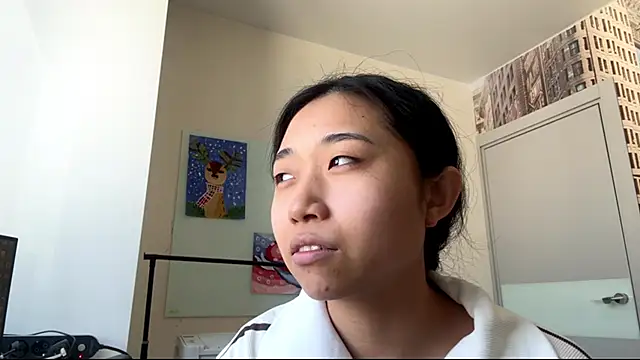 Snapshot of SweetMiaXO chatting on February 12, 3:34 am SweetMiaXO online show from February 12, 3:34 am