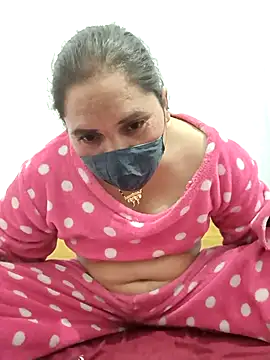 Cute-karisma1234 online show from February 18, 2:46 pm