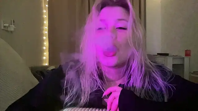 Lulu Di online show from March 24, 9:09 pm