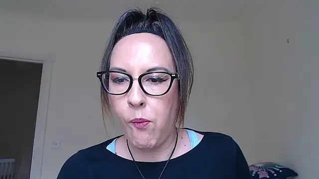 Snapshot of PsychicDominatrix chatting on May 29, 1:31 pm PsychicDominatrix online show from May 29, 1:31 pm