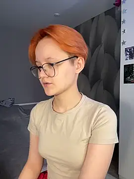 LuunaDorean online show from February 22, 9:52 am