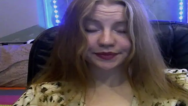 Snapshot of Space_Girls_699 chatting on February 12, 10:10 am Space Girls 699 online show from February 12, 10:10 am