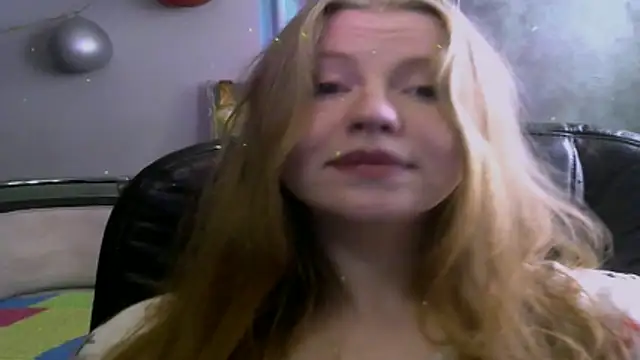 Snapshot of Space_Girls_699 chatting on May 20, 1:28 pm Space Girls 699 online show from May 20, 1:28 pm