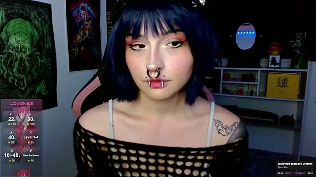 Snapshot of neena_nyx_ chatting on June 7, 2:05 am neena nyx online show from June 7, 2:05 am