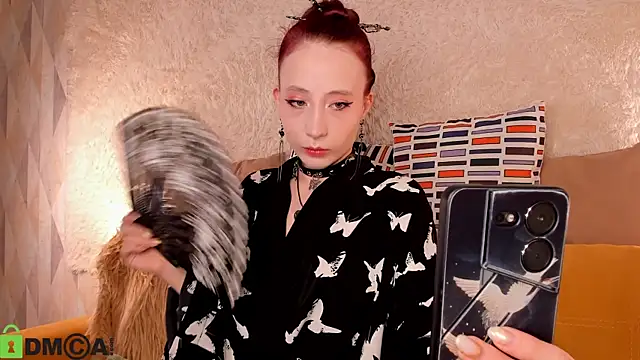 Snapshot of Lea_much chatting on February 8, 9:13 am Lea much online show from February 8, 9:13 am