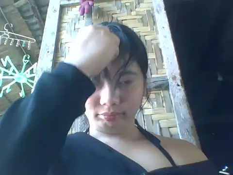 Snapshot of xxexy_Vivica05 chatting on April 12, 5:01 am xxexy Vivica05 online show from April 12, 5:01 am