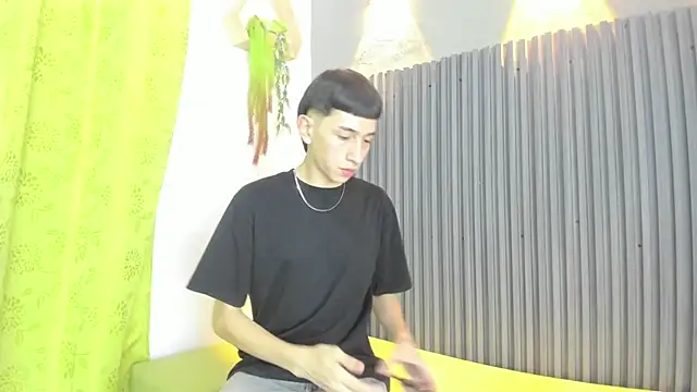 lian cameron online show from March 3, 4:07 am