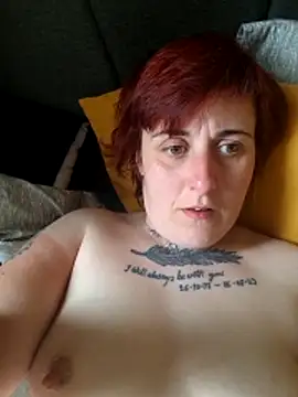 Tiara XOX online show from April 15, 10:33 am