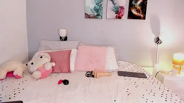 Snapshot of DomenicaW chatting on January 19, 2:43 pm DomenicaW online show from January 19, 2:43 pm