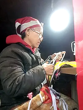 Snapshot of yoyosexy11 chatting on February 9, 3:10 am yoyosexy11 online show from February 9, 3:10 am