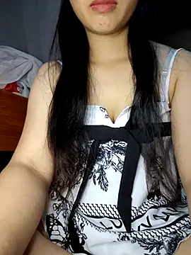 linhtay  online show from July 7, 4:37 am