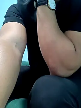 Ryzca online show from April 18, 1:26 pm