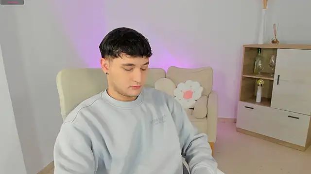 Snapshot of Massimo_Fiore chatting on February 10, 9:08 pm Massimo Fiore online show from February 10, 9:08 pm