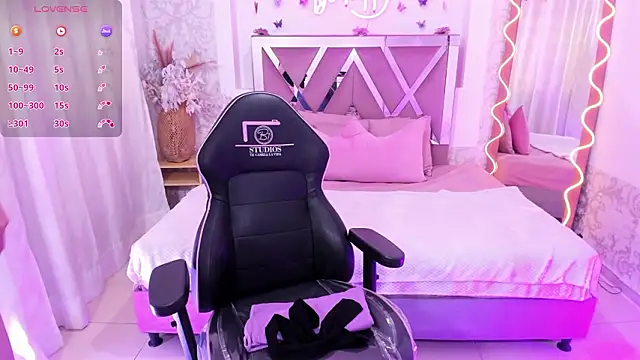 JENNA TAY1 online show from March 11, 7:09 pm