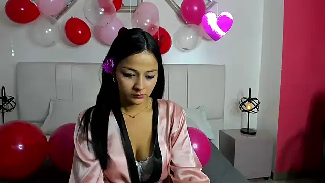 Snapshot of Minibombom chatting on February 11, 7:52 pm Minibombom online show from February 11, 7:52 pm