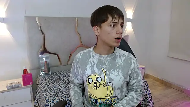 EVAN TAY online show from February 28, 3:07 am