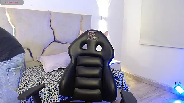 EVAN TAY online show from March 14, 3:34 am