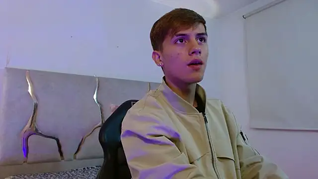 EVAN TAY online show from April 6, 3:15 am