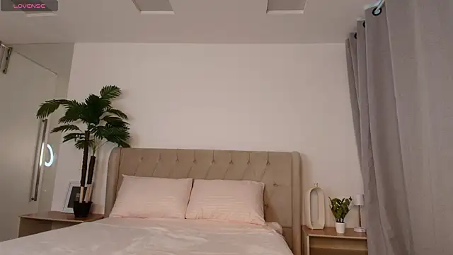 Carol Daniel online show from February 2, 7:45 pm