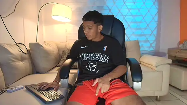 ricky spensar23cm  online show from March 30, 2:23 am