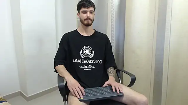 Snapshot of joseh0se chatting on February 4, 2:06 am joseh0se online show from February 4, 2:06 am