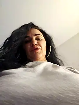 Snapshot of VickyVice chatting on February 7, 8:07 am VickyVice online show from February 7, 8:07 am