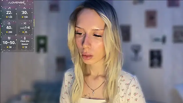 Snapshot of DellaCampbell chatting on February 9, 3:05 pm DellaCampbell online show from February 9, 3:05 pm