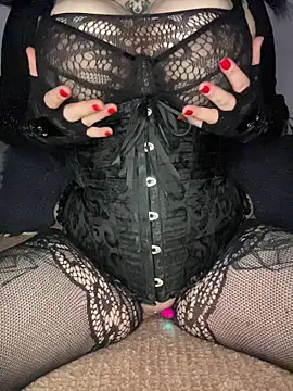 MissOpium online show from March 26, 9:31 pm