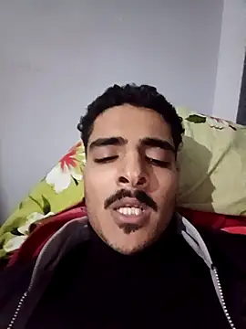 Snapshot of Medo_king1 chatting on February 5, 1:27 pm Medo king1 online show from February 5, 1:27 pm