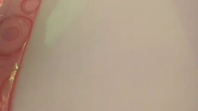 Melanie  Evans online show from April 8, 10:59 am