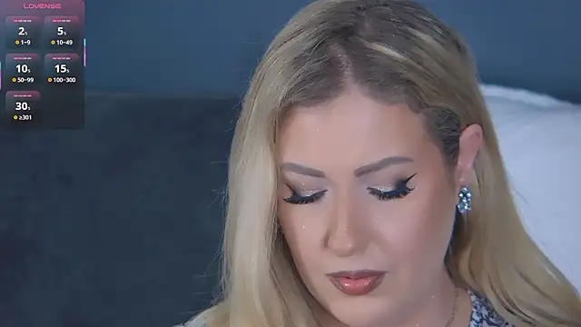 Snapshot of OndinaNoire chatting on February 12, 9:21 pm OndinaNoire online show from February 12, 9:21 pm