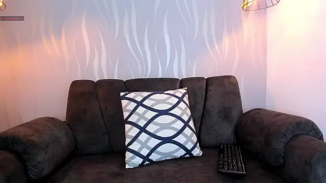 Naomy-lopez online show from February 14, 1:19 pm