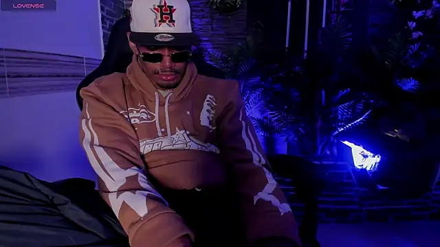 Rpoolrboy online show from April 7, 4:13 am